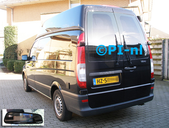 Parkeersensoren ingebouwd door PI-nl in een Mercedes Vito Camper uit 2010. De spiegeldisplay (set D 2016) is van de set met camera en sensoren. De sensoren en camera werden antraciet gespoten.