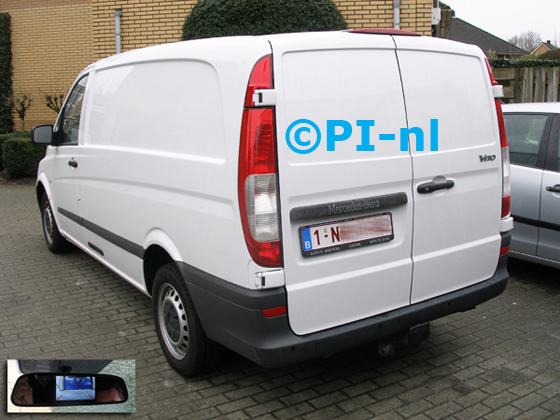 Parkeersensoren (set D 2016) ingebouwd door PI-nl in een Mercedes Vito uit 2014 met canbus. De spiegeldisplay is van de set met bumpercamera en sensoren.