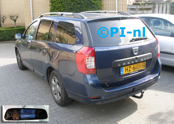 Parkeersensoren ingebouwd door PI-nl in een Dacia Logan MCV (nieuw) uit 2016. De spiegeldisplay (set D 2016) is van de set met camera en sensoren.
