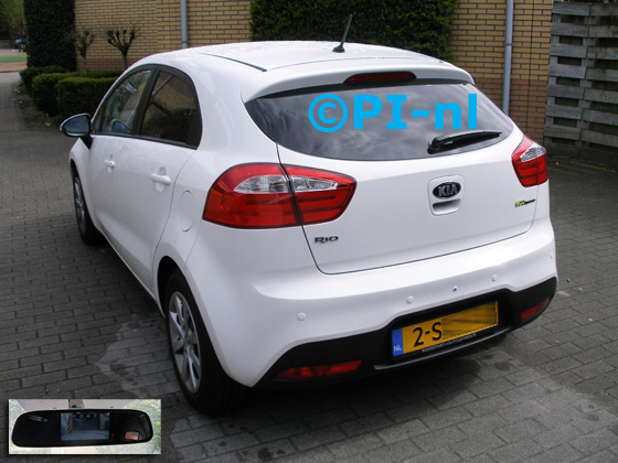 Parkeersensoren ingebouwd door PI-nl in een Kia Rio uit 2014. De spiegeldisplay (set D 2016) is van de set met camera en sensoren. Er werden standaard witte sensoren gemonteerd.