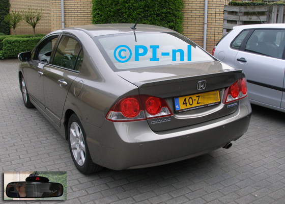 Parkeersensoren ingebouwd door PI-nl in een Honda Civic Hybride uit 2008. De display (set A 2016) werd op de binnenspiegel gemonteerd.