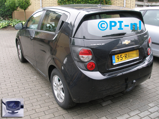 Parkeersensoren ingebouwd door PI-nl in een Chevrolet Aveo uit 2011. De display (set B2 2016) werd linksvoor bij de a-stijl gemonteerd.