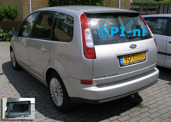 OEM-parkeersensoren (set I 2016) ingebouwd door PI-nl in een Ford C-Max uit 2007. De monitor werd linksvoor bij de a-stijl gemonteerd en is van de set met bumpercamera en sensoren.