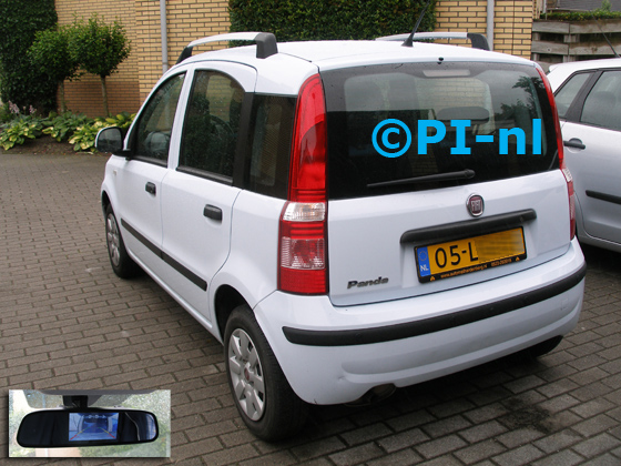 Parkeersensoren ingebouwd door PI-nl in een Fiat Panda uit 2010. De spiegeldisplay (set D 2016) is van de set met camera en sensoren; deze werden antraciet gespoten en in de stootrand geplaatst.