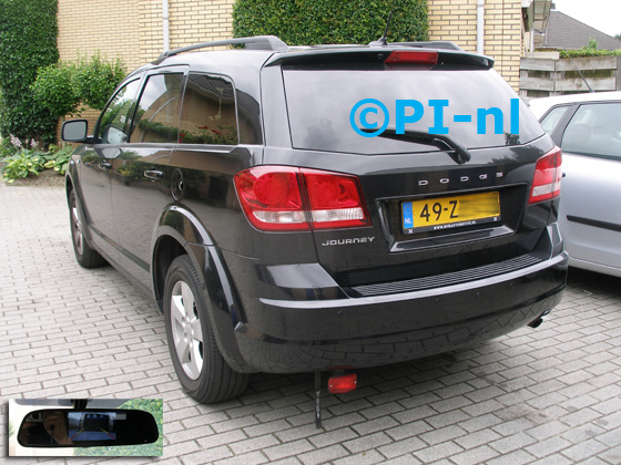 Parkeersensoren ingebouwd door PI-nl in een Dodge Journey uit 2011. De spiegeldisplay (set D 2016) is van de set met camera en sensoren.