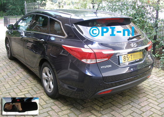 Parkeersensoren ingebouwd door PI-nl in een Hyundai i40 uit 2012. De display (set A 2016) werd bovenop de binnenspiegel gemonteerd.