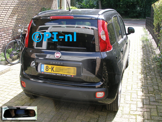 Parkeersensoren ingebouwd door PI-nl in een Fiat Panda TwinAir Lounge uit 2013. De spiegeldisplay (set D 2016) is van de set met camera en sensoren.