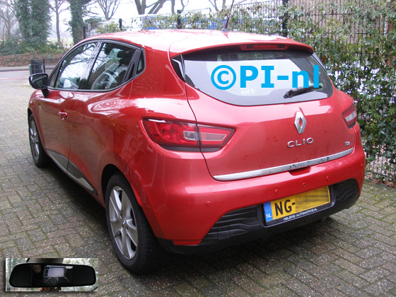 Parkeersensoren ingebouwd door PI-nl in een Renault Clio uit 2013. De spiegeldisplay (set D 2017) is van de set met camera en sensoren.