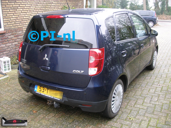 Parkeersensoren ingebouwd door PI-nl in een Mitsubishi Colt Cleartec uit 2012. De display (set A 2017) werd linksvoor bij de a-stijl gemonteerd.