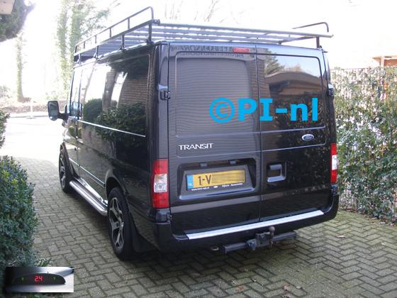 Parkeersensoren ingebouwd door PI-nl in een Ford Transit 260S met canbus uit 2012. De display (set A 2017) werd linksvoor bij de a-stijl gemonteerd.