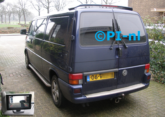 Parkeersensoren ingebouwd door PI-nl in een Volkswagen Transporter T4 TDi uit 2000. De monitor (set D 2017) werd linksvoor bij de a-stijl gemonteerd. Er werd alleen een bumpercamera gemonteerd (die de trekhaak moest zien).