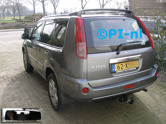Parkeersensoren ingebouwd door PI-nl in een Nissan X-Trail uit 2008. De display (set C 2017) is de spiegeldisplay.