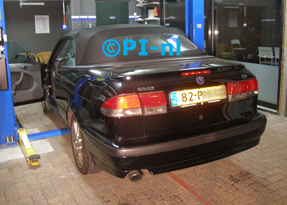 Parkeersensoren ingebouwd door PI-nl in een Saab 9-3 Cabriolet uit 2002. De pieper (set E 2017) werd verstopt.