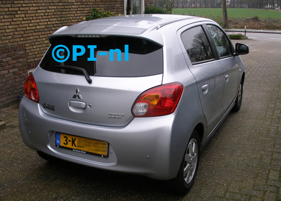 Parkeersensoren ingebouwd door PI-nl in een Mitsubishi SpaceStar uit 2013. De pieper (set E 2017) werd verstopt.