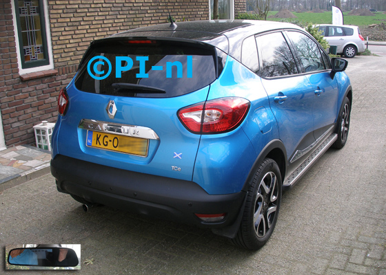 Parkeersensoren ingebouwd door PI-nl in een Renault Captur uit 2016. De spiegeldisplay (set D 2017) is van de set met camera en sensoren.