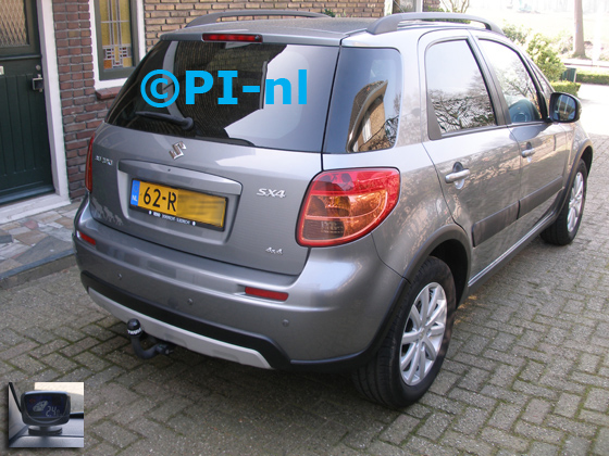 Parkeersensoren ingebouwd door PI-nl in een Suzuki SX4 uit 2011. De display (set B2 2017) werd linksvoor bij de a-stijl gemonteerd.