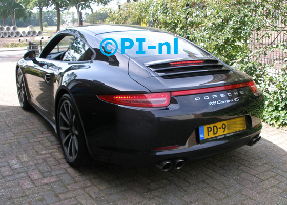 OEM-parkeersensoren ingebouwd door PI-nl in een Porsche 911 Carrera 4S (991) met canbus, uit 2013. De pieper (set H 2017) werd verstopt.