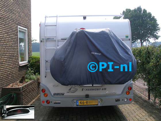 Parkeersensoren ingebouwd door PI-nl in een Fiat (Iveco) Ducato camper uit 2015. De display (set A 2017) werd linksvoor bij de a-stijl gemonteerd.