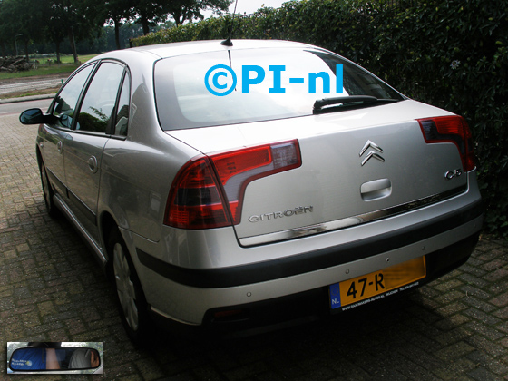 OEM-parkeersensoren ingebouwd door PI-nl in een Citroen C5 (hb) met canbus uit 2005. De spiegeldisplay (set I 2017) is van de set met camera en sensoren.