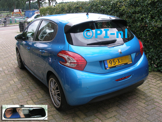 Parkeersensoren ingebouwd door PI-nl in een Peugeot 208 met canbus uit 2012. De spiegeldisplay (set D 2017) is van de set met camera en sensoren.