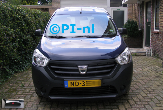 Parkeersensoren ingebouwd door PI-nl in de voorbumper van een Dacia Dokker uit 2013. De display (basis-set 2017) werd linksvoor bij de a-stijl gemonteerd.