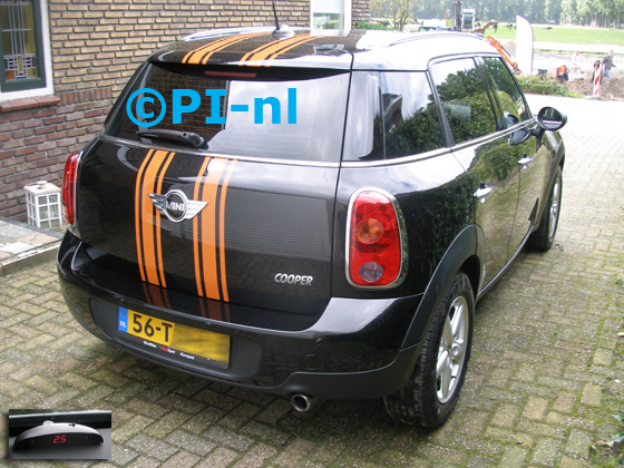 Parkeersensoren ingebouwd door PI-nl in een Mini Countryman Cooper met canbus uit 2012. De display (set A 2017) werd linksvoor bij de a-stijl gemonteerd.