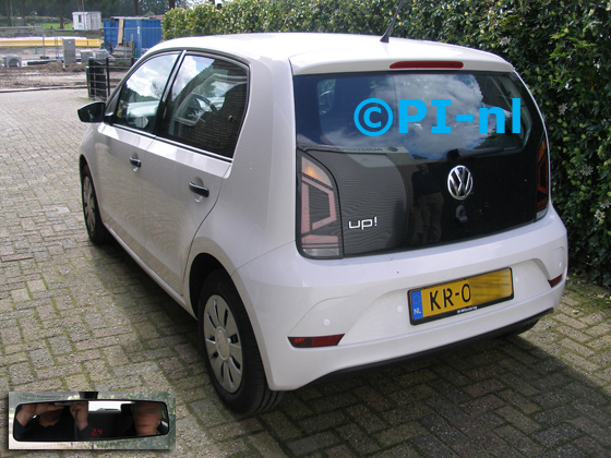 Parkeersensoren ingebouwd door PI-nl in een Volkswagen Up met canbus uit 2016. De display (set C 2017) is de spiegeldisplay. Er werden standaard witte sensoren gemonteerd.
