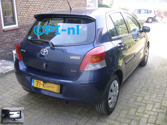 Parkeersensoren ingebouwd door PI-nl in een Toyota Yaris uit 2009. De monitor (set F 2017 met losse monitor) werd op het dashboard gemonteerd.