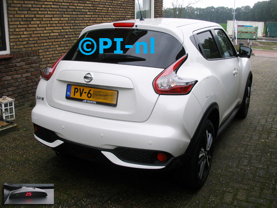 Parkeersensoren ingebouwd door PI-nl in een Nissan Juke uit 2017. De display (set A 2017) werd linksvoor bij de a-stijl gemonteerd.