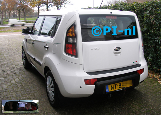 Parkeersensoren ingebouwd door PI-nl in een Kia Soul X-Pect Cool uit 2011. De spiegeldisplay (set D 2017) is van de set met camera en sensoren.