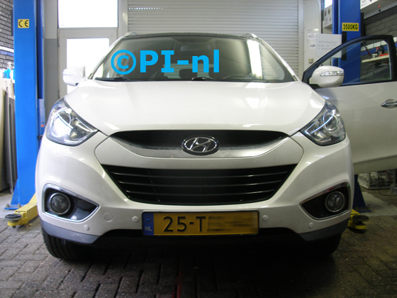 Parkeersensoren ingebouwd door PI-nl in de voorbumper van een Hyundai iX35 met canbus uit 2012. De pieper (basis-set 2017) werd verstopt.