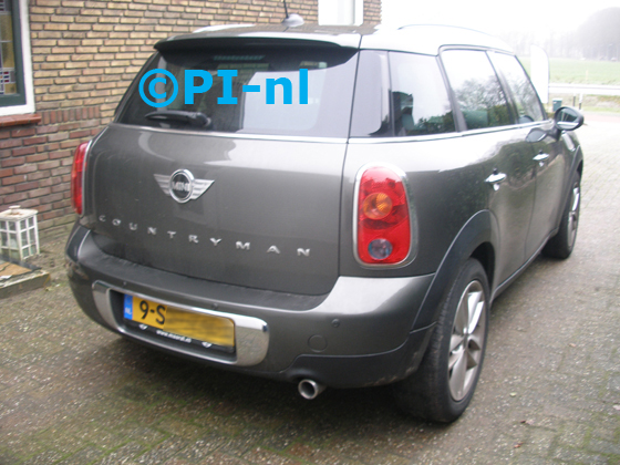 Parkeersensoren ingebouwd door PI-nl in een Mini Countryman met canbus uit 2014. De pieper (set E 2017) werd verstopt.