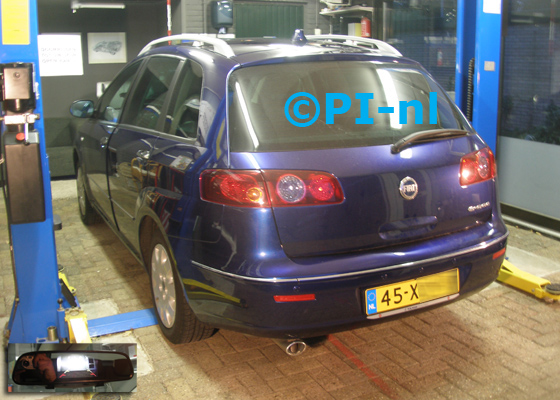 Parkeersensoren ingebouwd door PI-nl in een Fiat Croma 1.8 16V Dynamic met canbus uit 2007. De spiegeldisplay (set D 2018) is van de set met camera en sensoren.