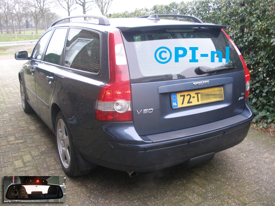 Parkeersensoren ingebouwd door PI-nl in een Volvo V50 AWD uit 2006. De display (set A 2018) werd op de binnenspiegel gemonteerd.