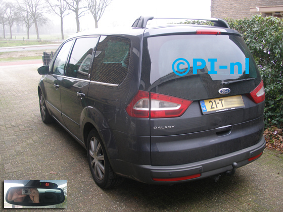 Parkeersensoren ingebouwd door PI-nl in een Ford Galaxy Ghia uit 2006. De display (set A 2018) werd op de binnenspiegel gemonteerd.