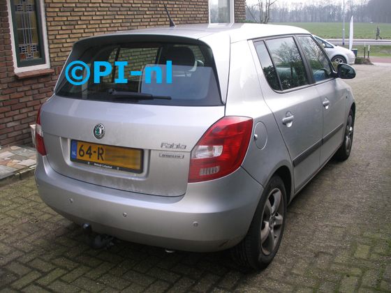 Parkeersensoren ingebouwd door PI-nl in een Skoda Fabia met canbus uit 2011. De pieper (set E 2018) werd verstopt.