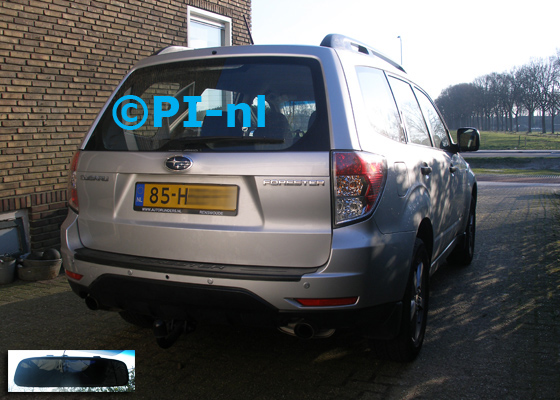 Parkeersensoren ingebouwd door PI-nl in een Subaru Forester uit 2008. De spiegeldisplay (set D 2018) is van de set met camera en sensoren. Er werden standaard zilveren sensoren gemonteerd.