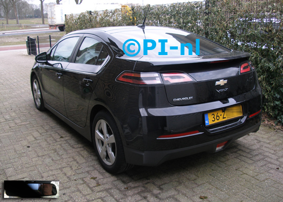 Parkeersensoren (set F 2018) ingebouwd door PI-nl in een Chevrolet Volt met canbus uit 2012. De spiegeldisplay is van de set met kentekenplaatcamera en sensoren.