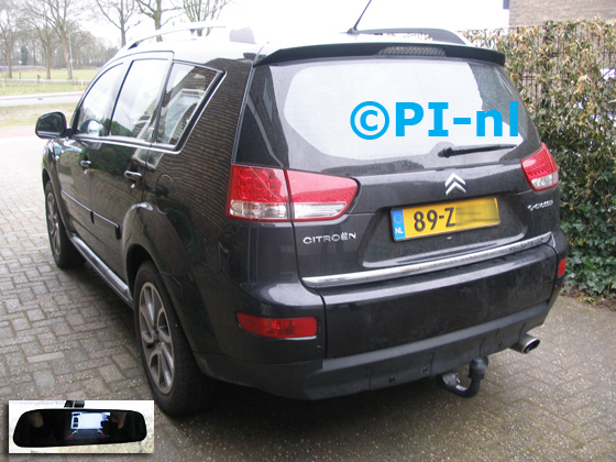 Parkeersensoren (set D 2016) ingebouwd door PI-nl in een Citroen C-Crosser uit 2008. De spiegeldisplay is van de set met bumpercamera en sensoren.