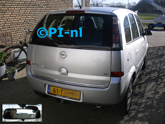 Parkeersensoren (set A 2018) ingebouwd door PI-nl in een Opel Meriva met canbus uit 2007. De display werd op de binnenspiegel gemonteerd.