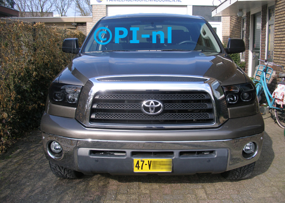 Parkeersensoren (basis-set 2018) ingebouwd door PI-nl in de voorbumper van een Toyota Tundra uit 2007. De zoemer werd verstopt. Er werden twee zilveren en twee antraciet gespoten sensoren gemonteerd.