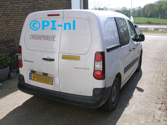 Parkeersensoren (set E 2018) ingebouwd door PI-nl in een Peugeot Partner met canbus uit 2017. De pieper werd verstopt. De sensoren werden antraciet gespoten.