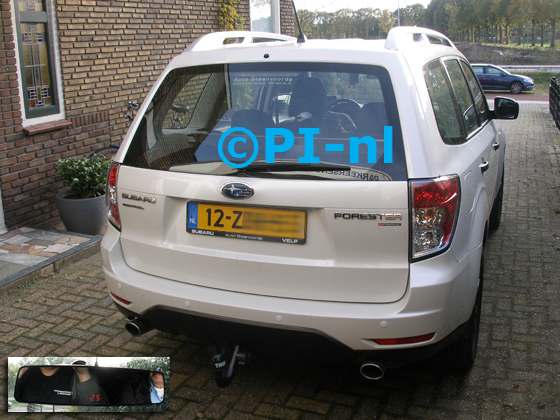Parkeersensoren (set C 2018) ingebouwd door PI-nl in een Subaru Forester uit 2013. De display is de spiegeldisplay.