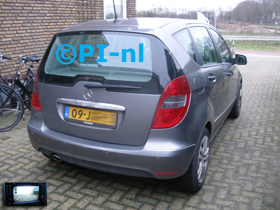 Parkeersensoren (set D 2019) ingebouwd door PI-nl in een Mercedes-Benz A150 BlueMotion Avantgarde met canbus uit 2009. De weergave van de bumpercamera en sensoren is op een eigen scherm.