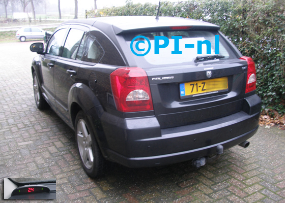 Parkeersensoren (set A 2019) ingebouwd door PI-nl in een Dodge Caliber met canbus uit 2008. De display werd linksvoor bij de a-stijl gemonteerd.