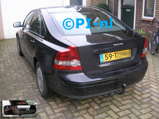 Parkeersensoren (set A 2019) ingebouwd door PI-nl in een Volvo S40 met canbus uit 2006. De display werd op de binnenspiegel gemonteerd.