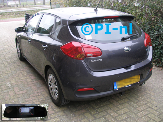 Parkeersensoren (set D 2019) ingebouwd door PI-nl in een Kia Cee'd 1.6 GDI Comfortline uit 2015. De spiegeldisplay is van de set met bumpercamera en sensoren.