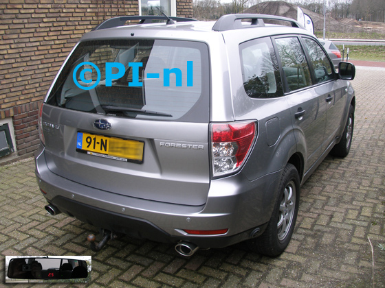 Parkeersensoren (set C 2019) ingebouwd door PI-nl in een Subaru Forester uit 2010. De display is de spiegeldisplay. Er werden standaard zilveren sensoren gemonteerd.