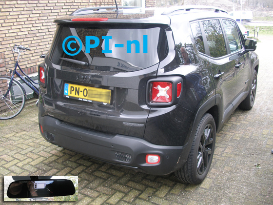 Camera (camera-set 2019) ingebouwd door PI-nl in een (Chrysler / Fiat) Jeep Renegade uit 2017. De spiegeldisplay is van de set met bumpercamera.