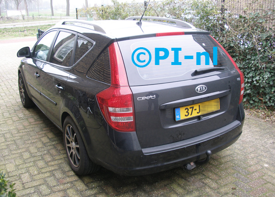 Parkeersensoren (set E 2019) ingebouwd door PI-nl in een Kia Cee'd Sportwagon uit 2009. De pieper werd voorin verstopt.